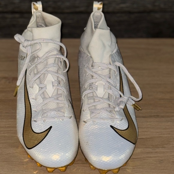 Nike Other - Nike Men's White and Gold Athletic Cleats